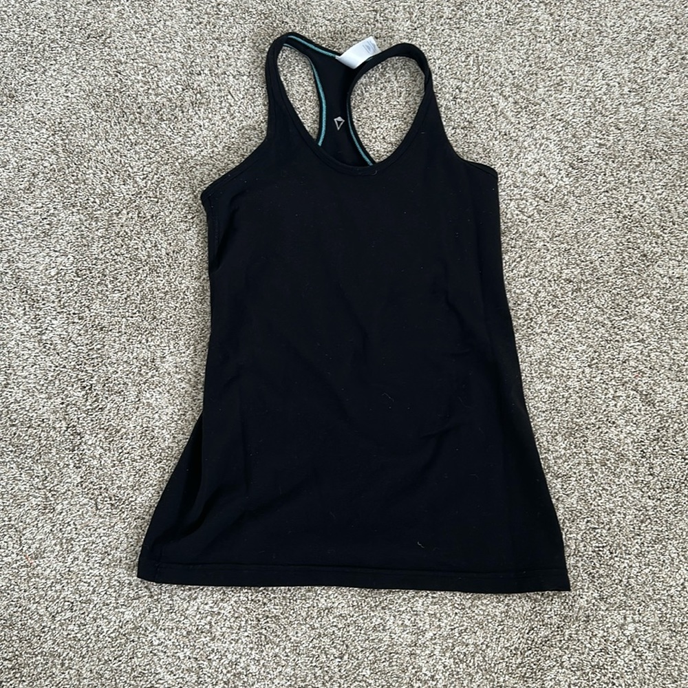 ivivva tank top with blue outline and size 14